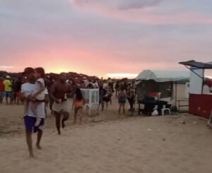 Duas pessoas são alvejadas por disparos arma de fogo na praia do Tucunaré