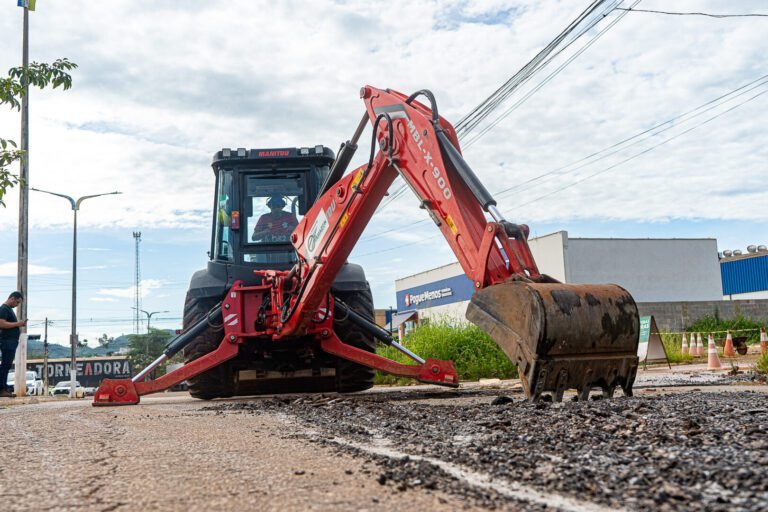 operação tapa-buraco em Parauapebas