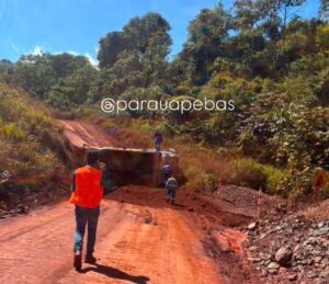 caminhão terceirizada Vale tomba em Carajás